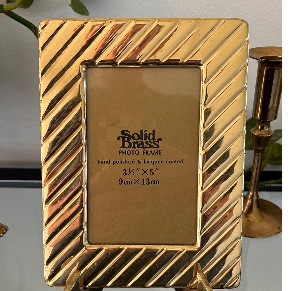 Vintage Solid Brass Photo Frame 3.5x5 Ribbed Fluted Gold Tone Lacquer Coated